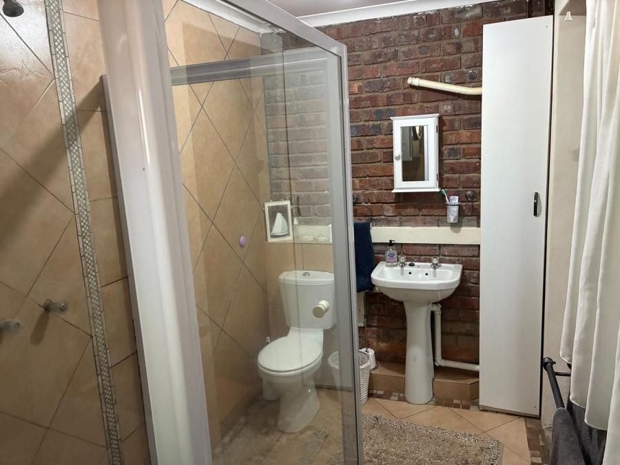 7 Bedroom Property for Sale in Heather Park Western Cape